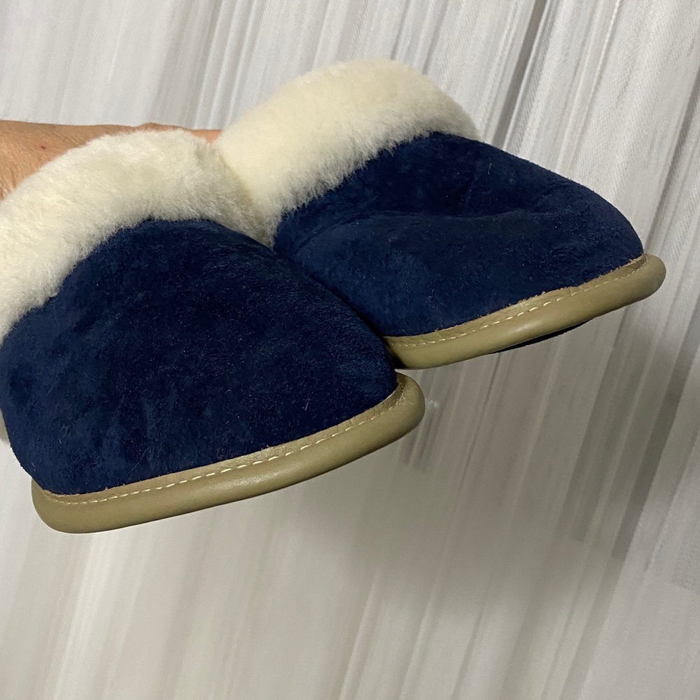NWOT!! Cozy Women's Blue and White Wool/Suede Slippers Made in Canada 🇨🇦 - Picture 11 of 12